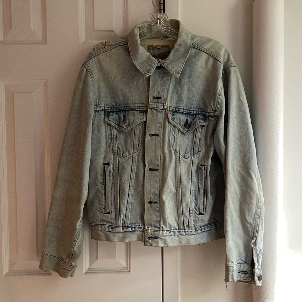 Vintage Levi’s light wash jacket